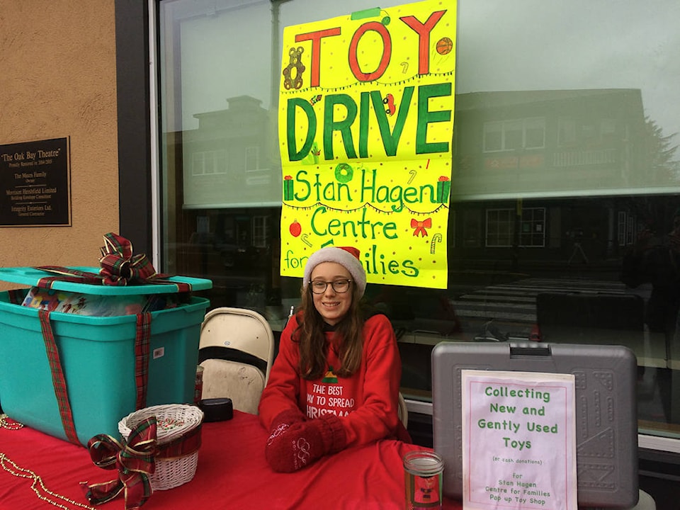 14765795_web1_181212-OBN-LeahSmithToyDrive2017-SLR-2