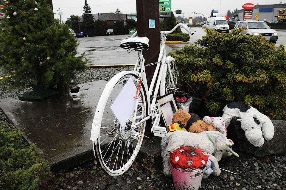 14808297_web1_Ghost-bike-memorial2-19dec18_4975