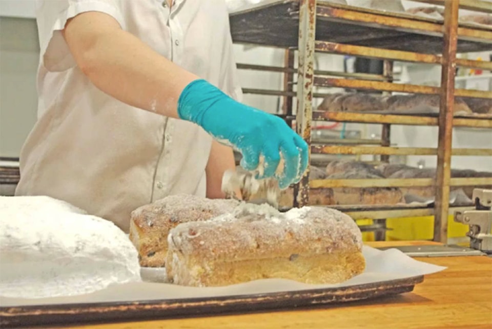 14966940_web1_Stollen