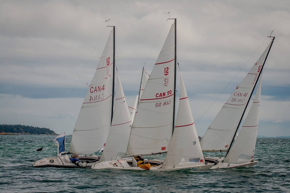 14980936_web1_mini_sailing
