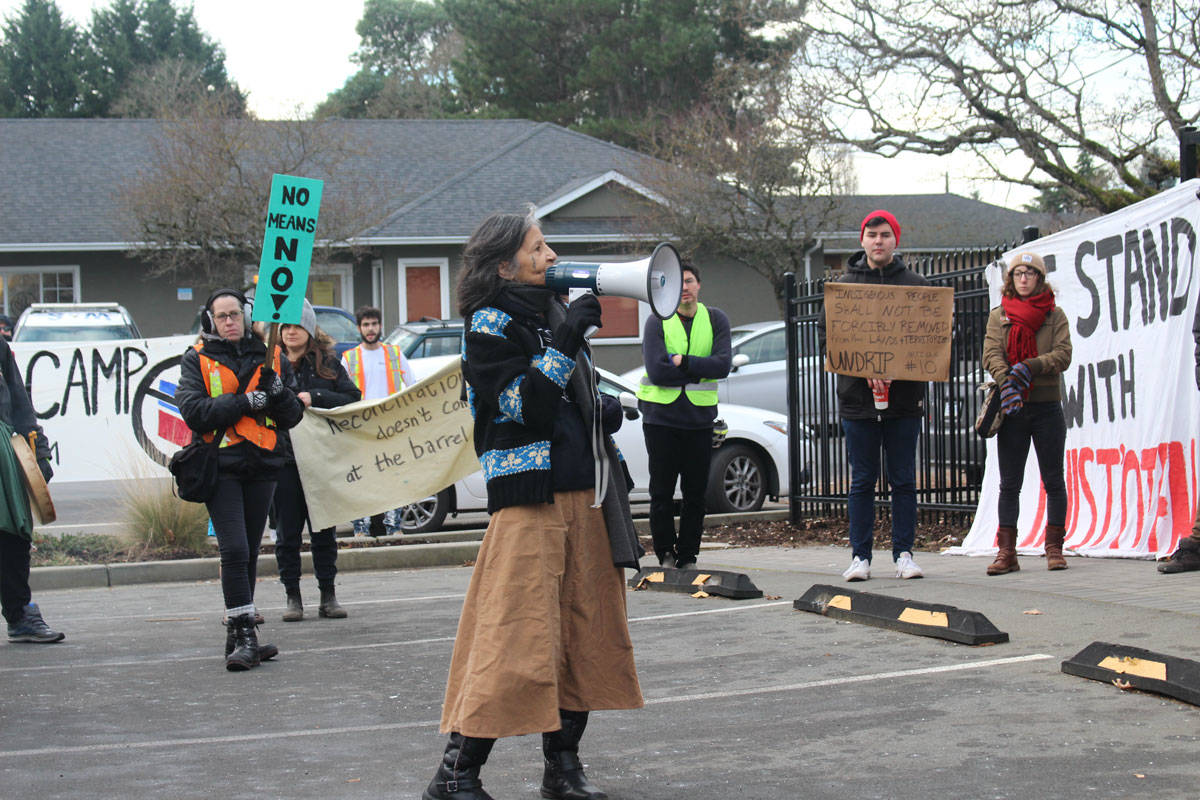 15159314_web1_190116-GNG-FirstNationProtestLangford_3