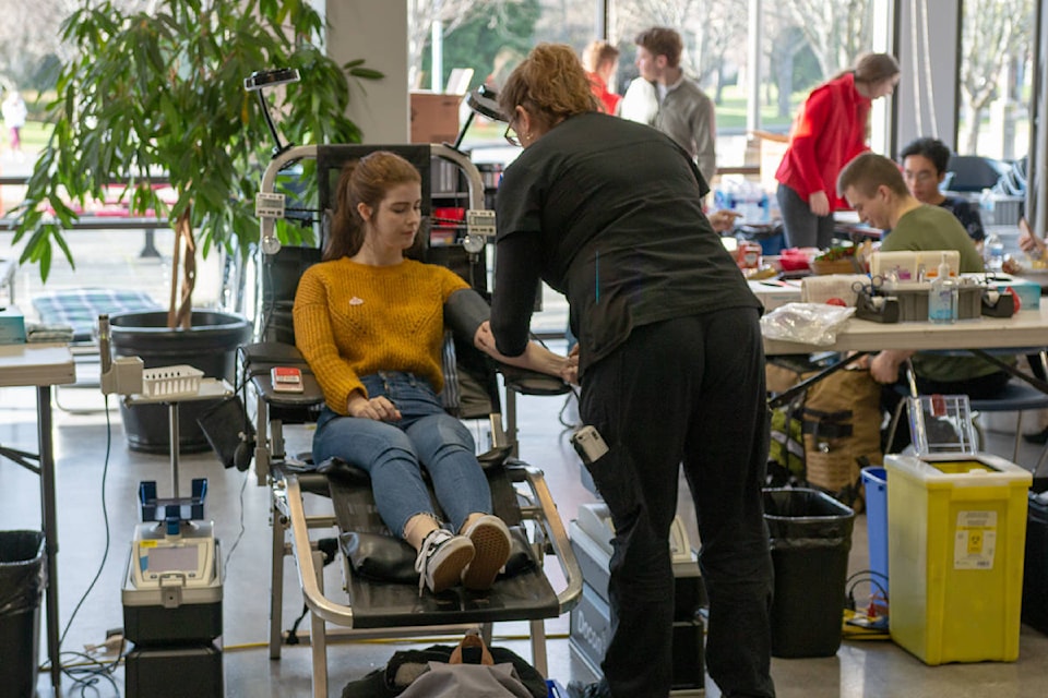 15221559_web1_190121-OBN-UVicBloodDrive_2