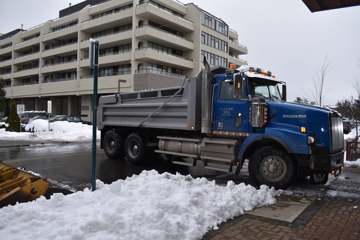 15562299_web1_190214-PNR-SidneySnowBlockingBoatRamp-2