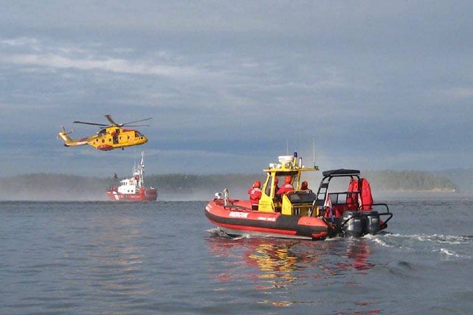 16055575_web1_12626883_web1_Canadian-Coast-Guard-2