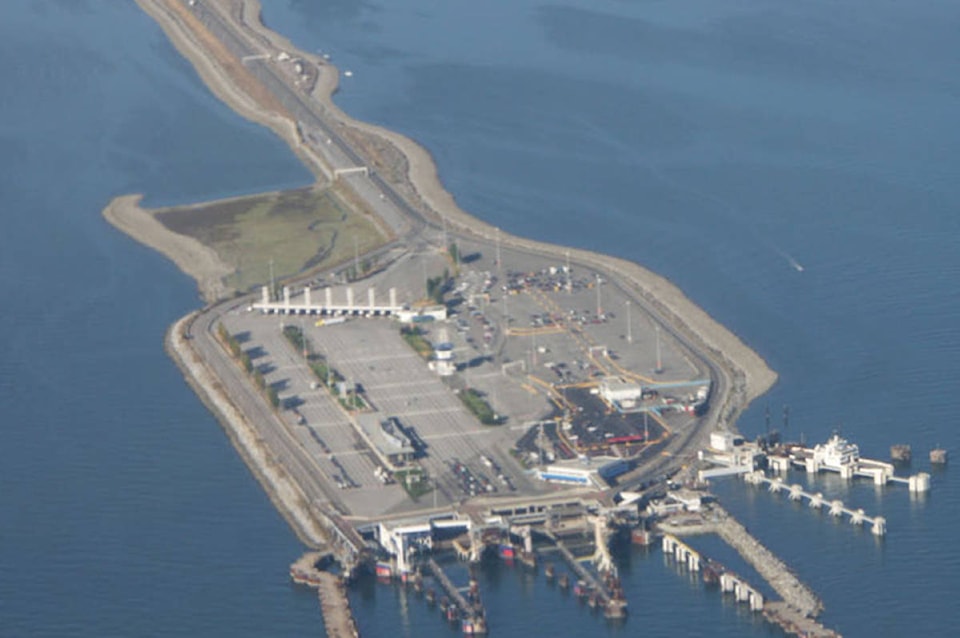 16100988_web1_Tsawwassen-Terminal-aerial