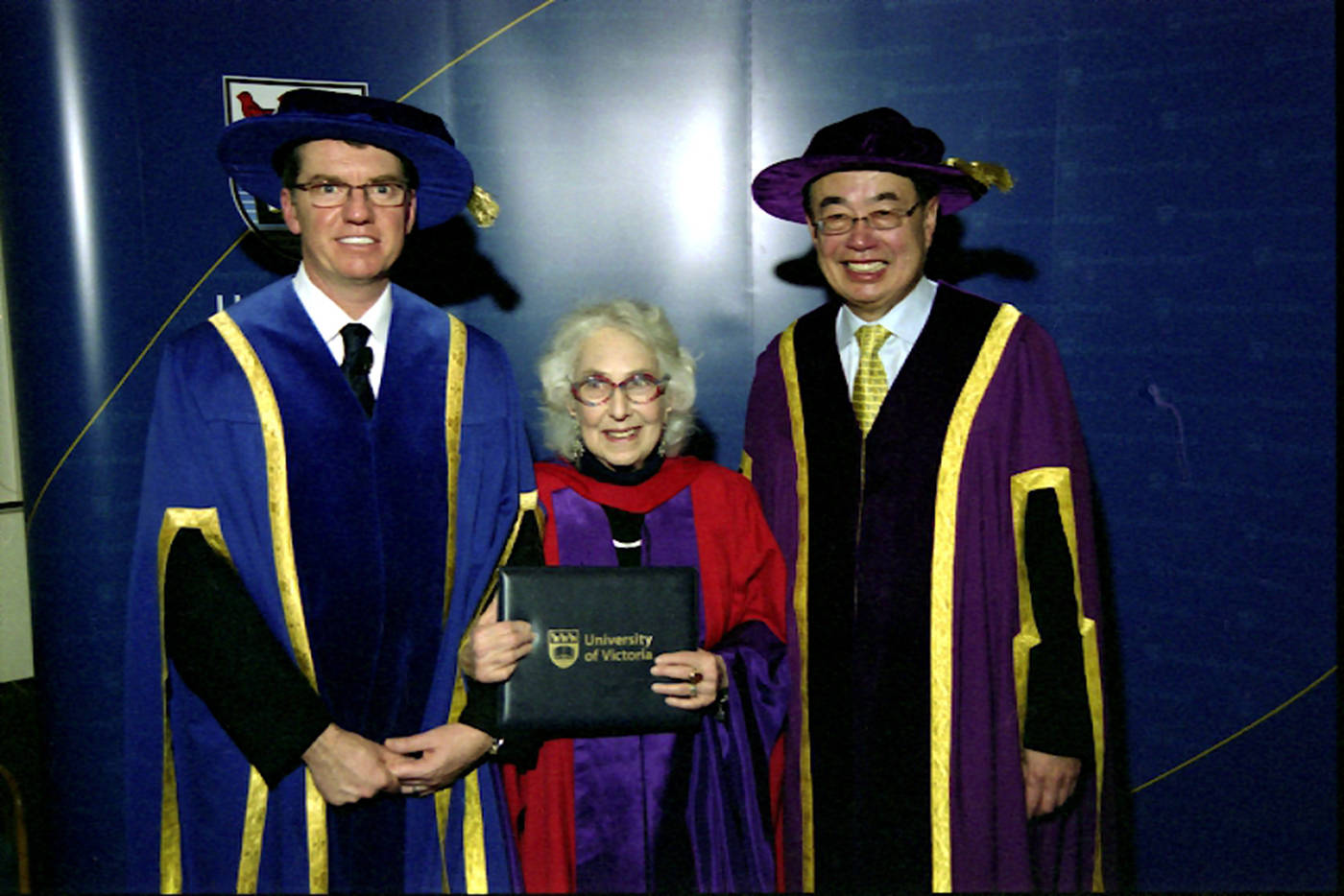 15738911_web1_UVic2006HonouraryDegreeTurpinIglauerLouPoy