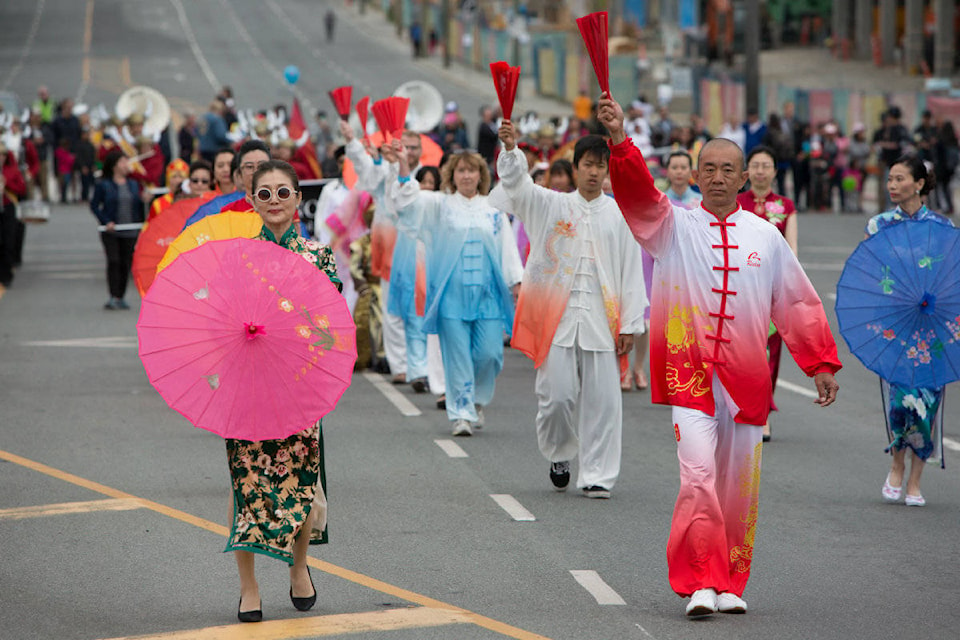 16569955_web1_190425-GNG-ChineseGroupsVicParade