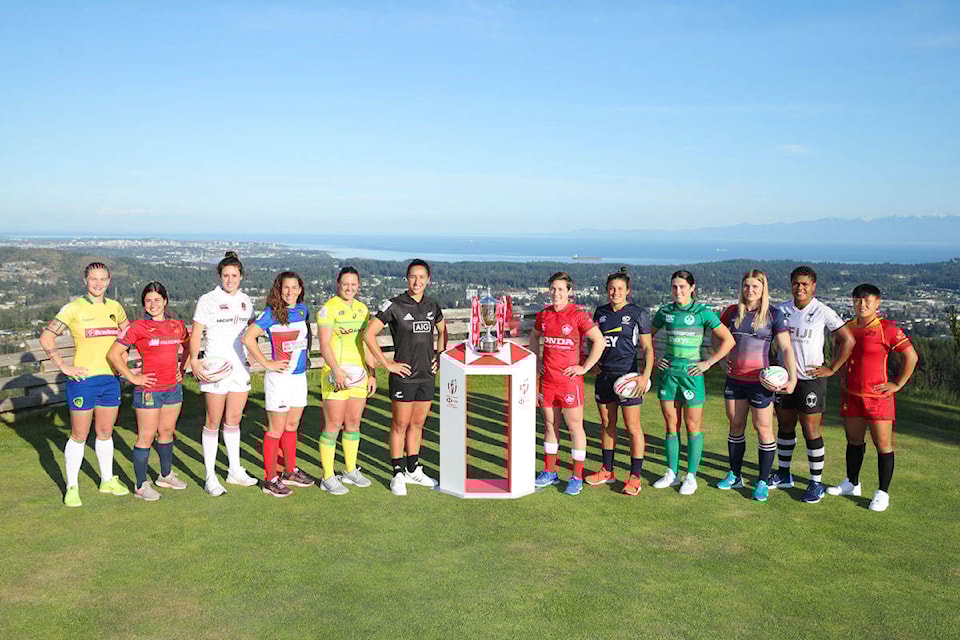 16772918_web1_RugbySevensCaptains_1