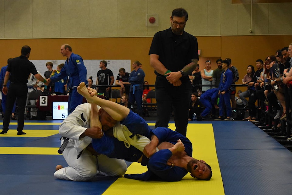 17212581_web1_190610-PNR-JiuJitsuTournament3