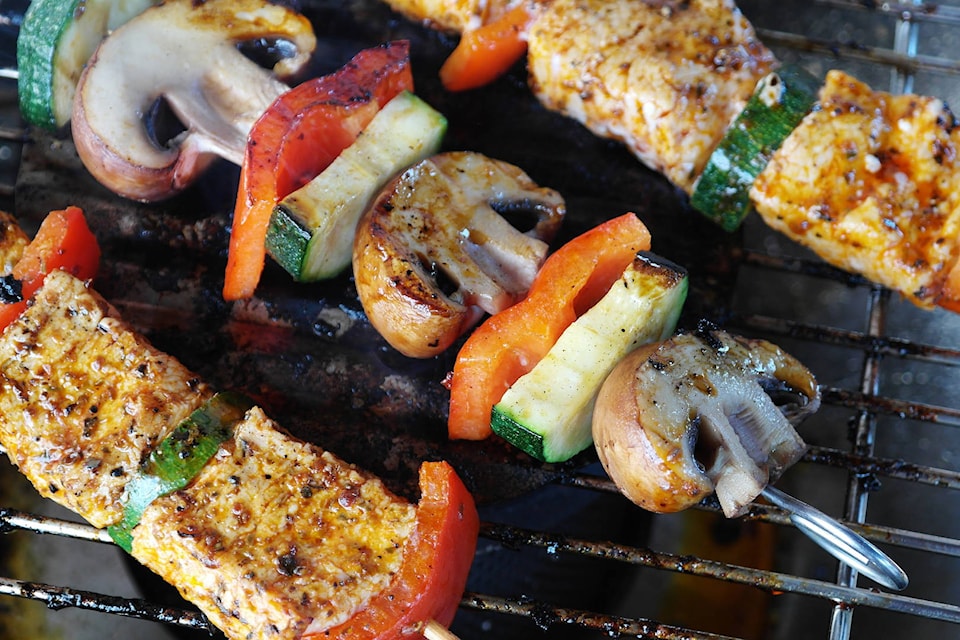 17284434_web1_190613-GNG-EatingAloneSurveyFreeBBQ_1