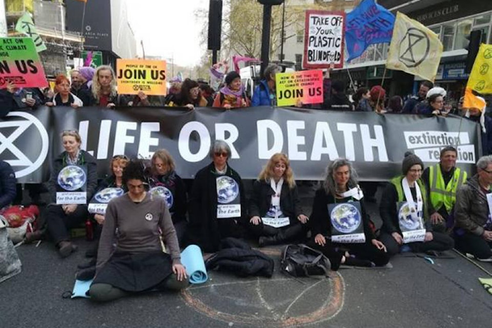 17486485_web1_190627-VNE-Extinction-Rebellion