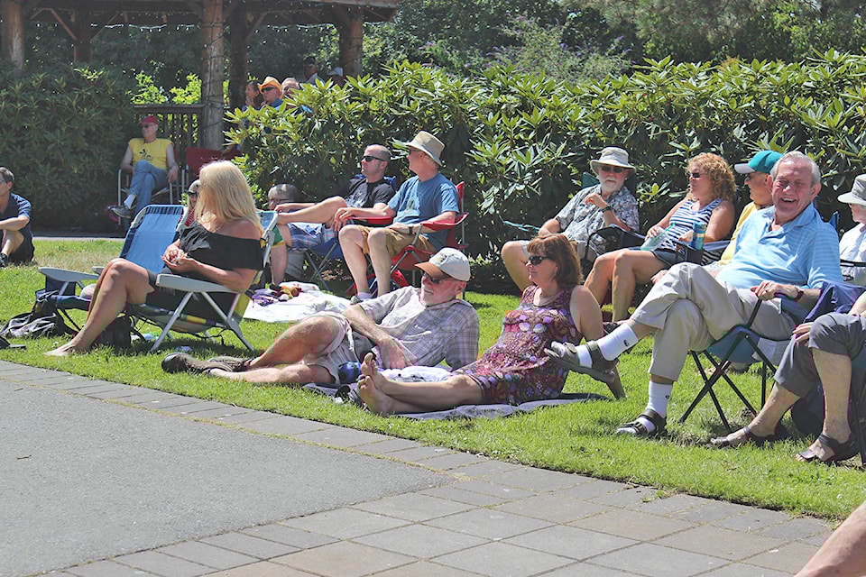 17555783_web1_180711-GNG-MusicinthePark3