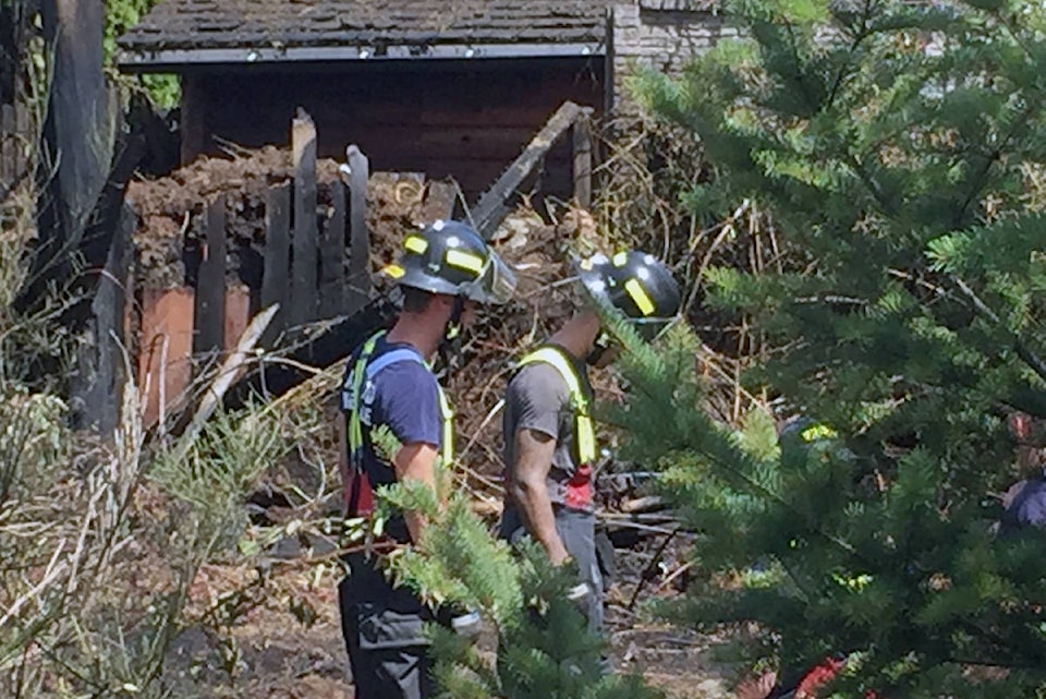 17695123_web1_190714-GNG-Brush-Fire-Shed