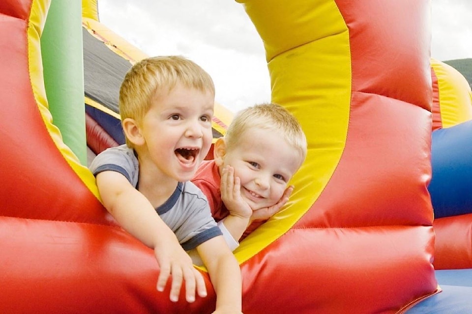 17761039_web1_190718-SNM-M-Bouncy-Castle__FocusFillWzEzMDAsNzAwLCJ5Iiw4MF0