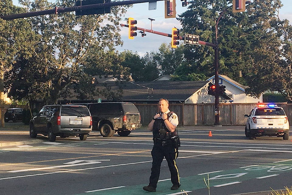 17829566_web1_policeincident