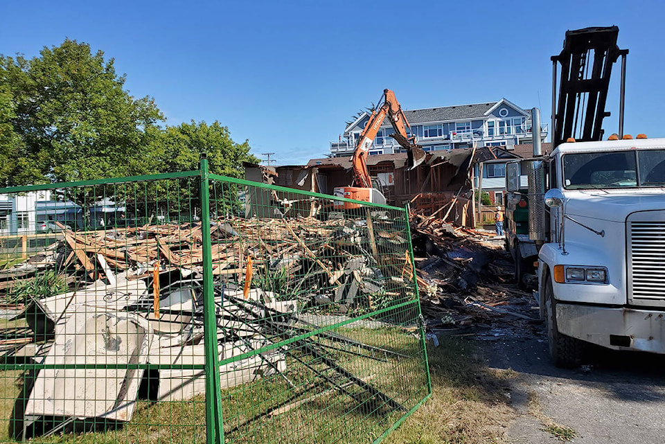 17855925_web1_190725-PNR-Demolition