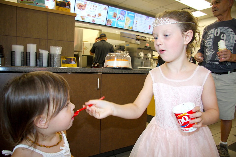 17913877_web1_180810-VMS-DQ