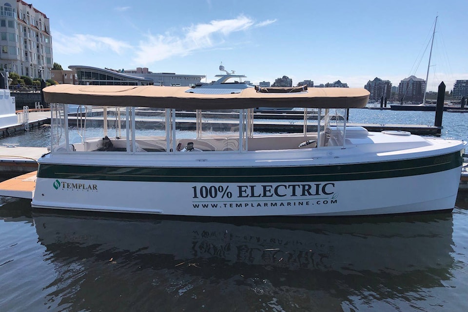 18049655_web1_190812-VNE-ElectricBoat2