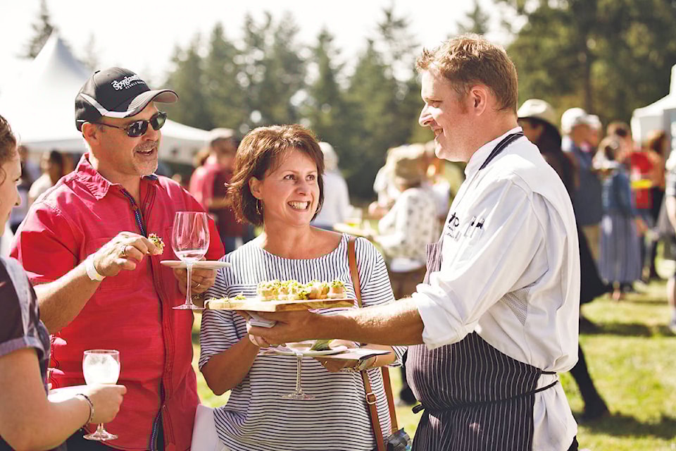 18127300_web1_MMA-FeastOfFields2