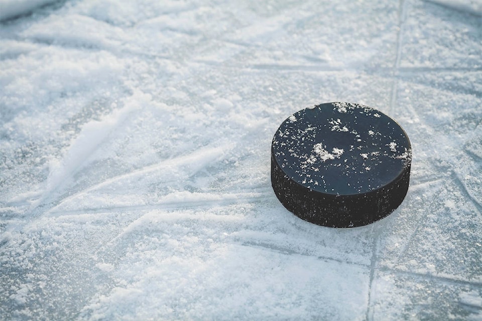 18381089_web1_puck