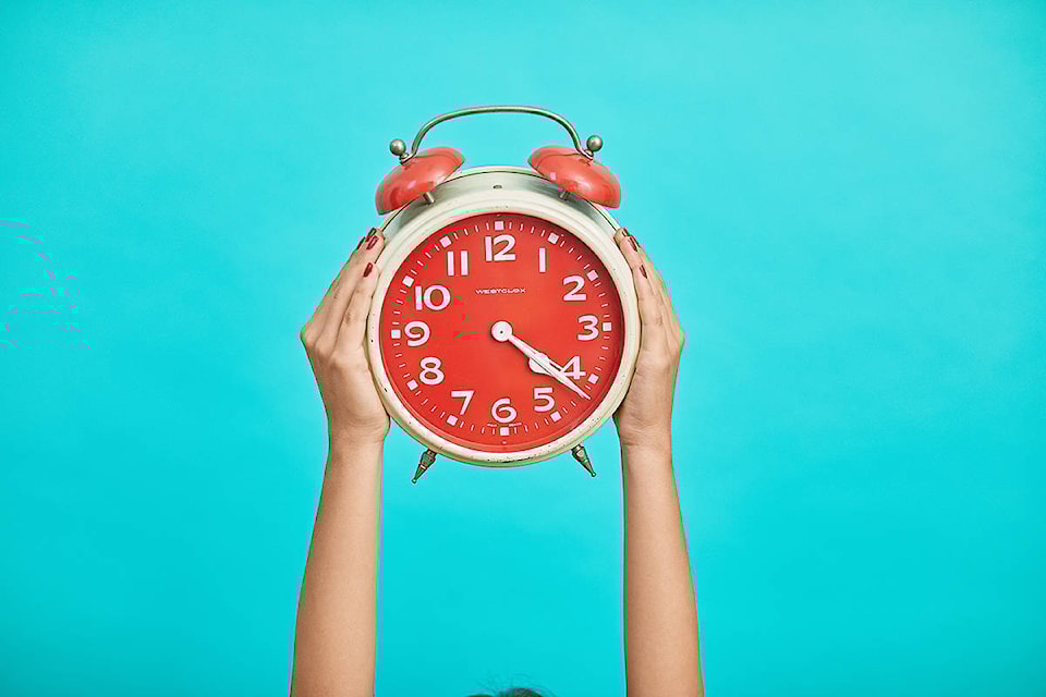 18465345_web1_190910-VNE-Clock-Poll