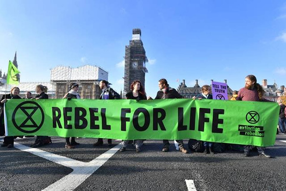 18531020_web1_190915-VNE-Extinction-Rebellion