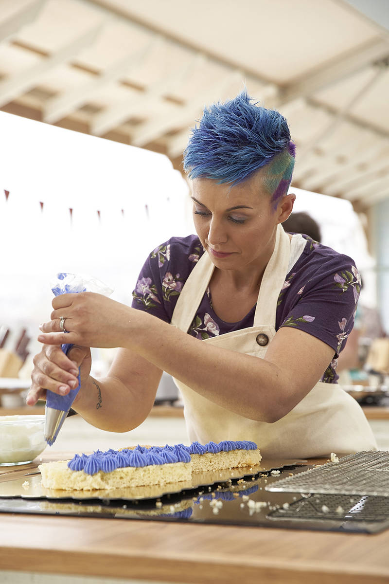 18607263_web1_190920-CVR-baking-show3