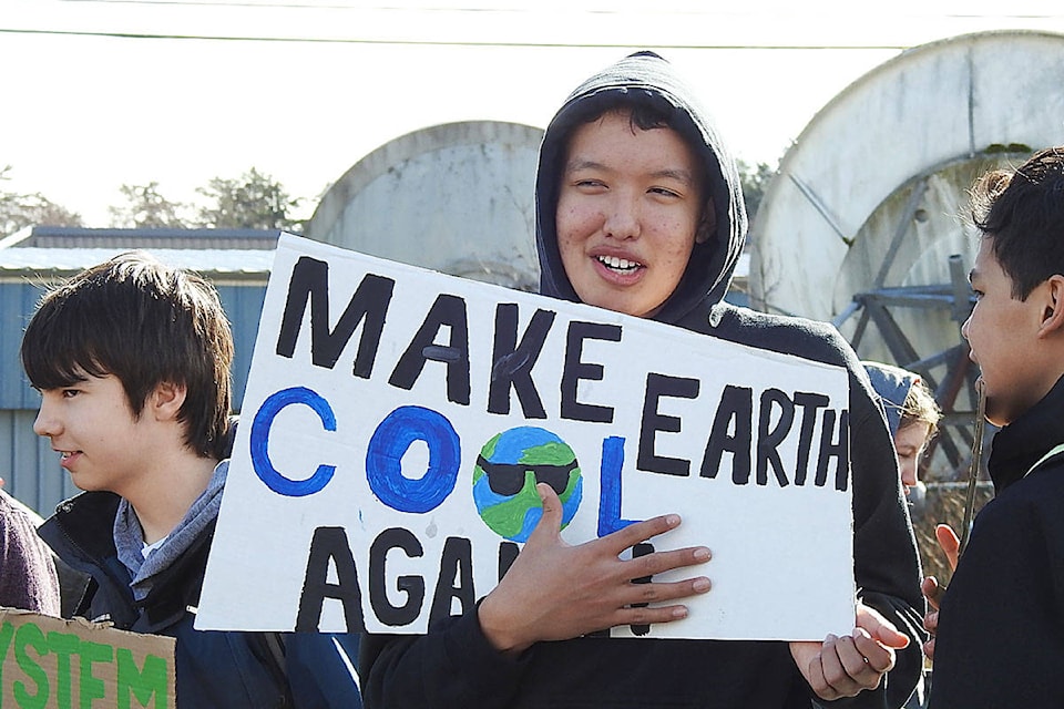 18653275_web1_WEB-2019_0314-G.M.Dawson-Students-Protest-Climate-Change--49-