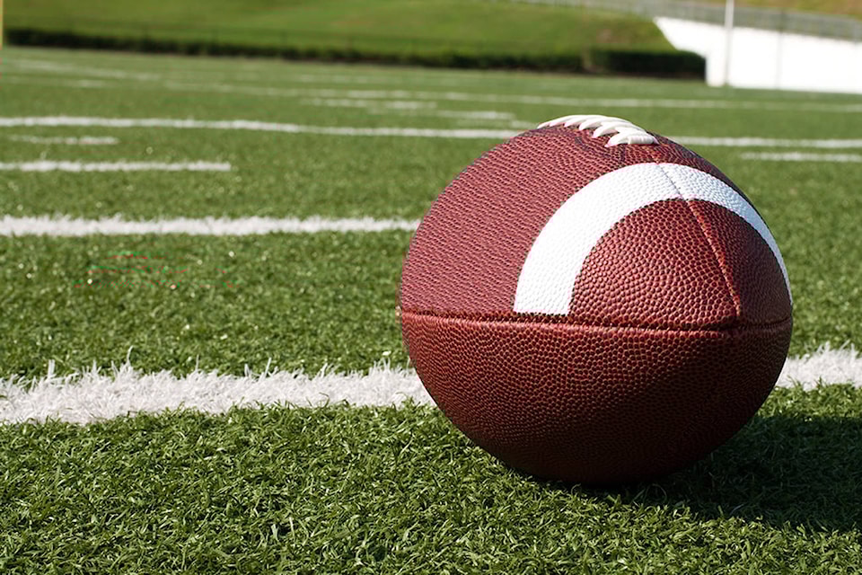 19006960_web1_Football-Teaser