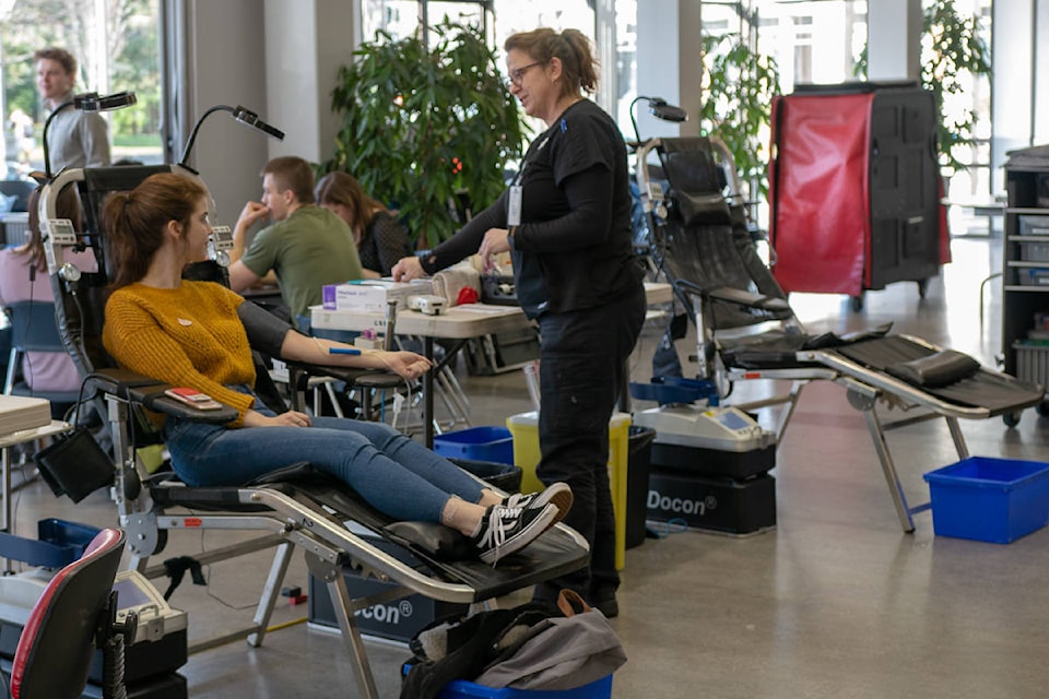 19175062_web1_190121-OBN-UVicBloodDrive_1