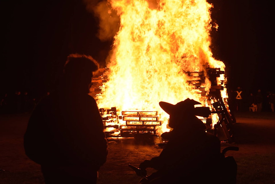 19204372_web1_181101-PNR-central-saanich-bonfire-halloween-_3