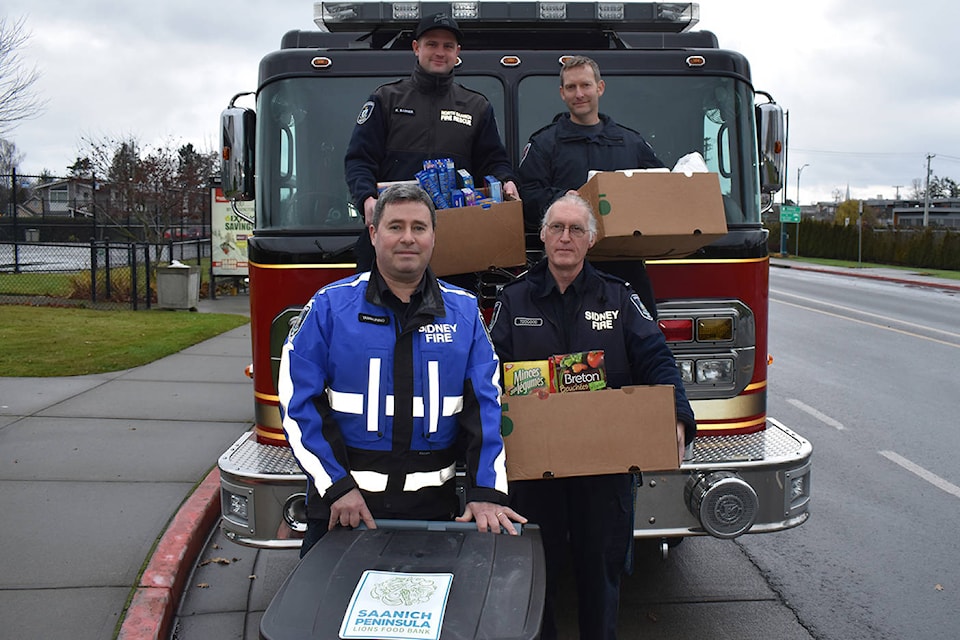 19760889_web1_GPSfire_fighters_food_drive