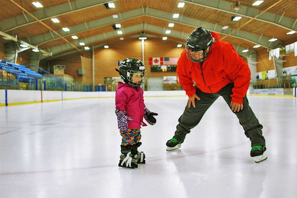 19771815_web1_191017-omh-iceskating