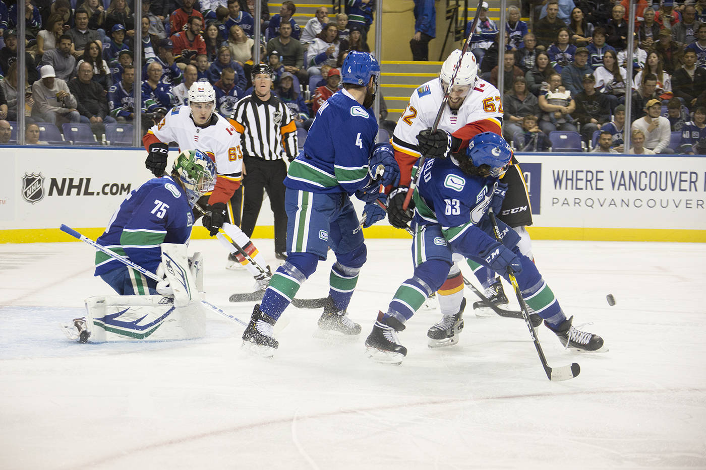 19821652_web1_VNE-Canucks7