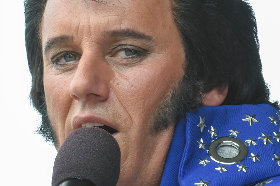 20064444_web1_180627-PWN-Elvis-T2--009