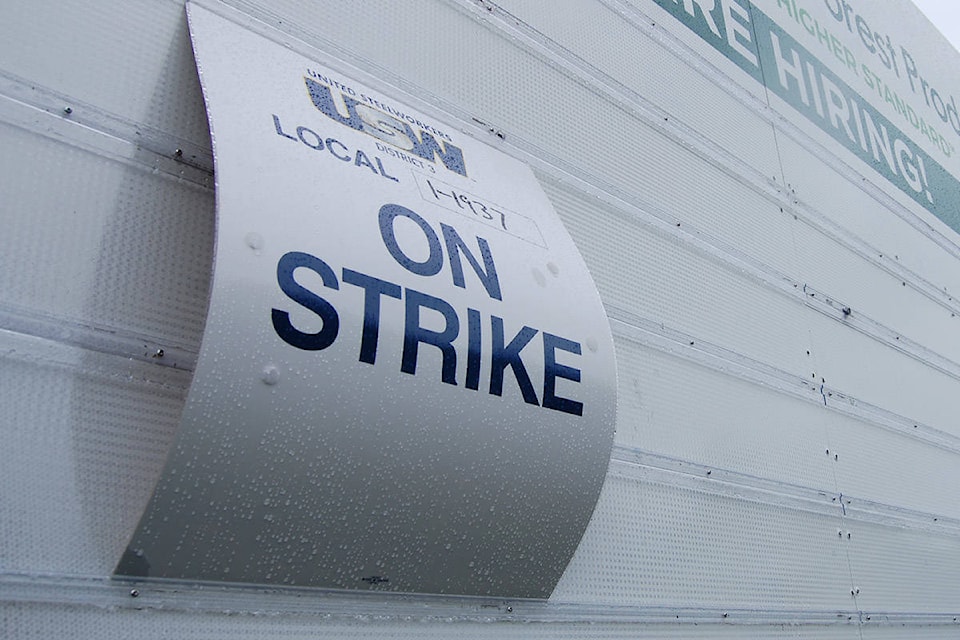 20108502_web1_200115-NIG-WFPstrike_1