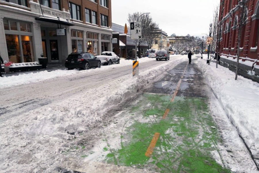 20155486_web1_200115-VNE-Bike-Lanes-Snow_2