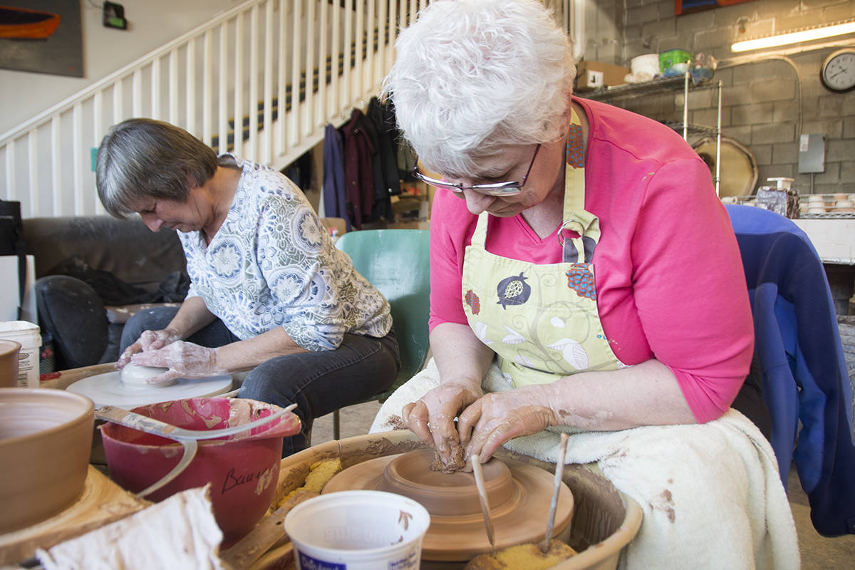 20829981_web1_200306-VNE-Souper-Bowls-Pottery_2