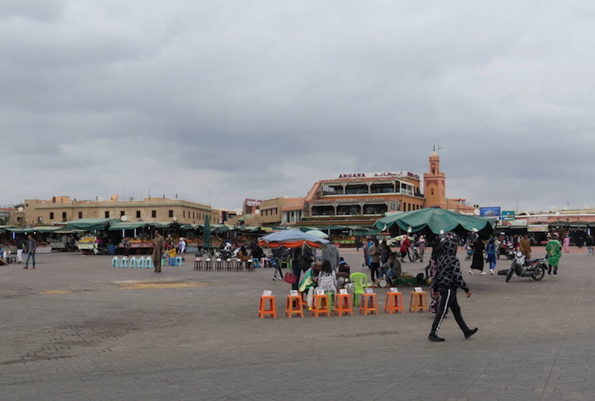 20956135_web1_200316-GNG-CoupleLeavingMorocco-morocco_1