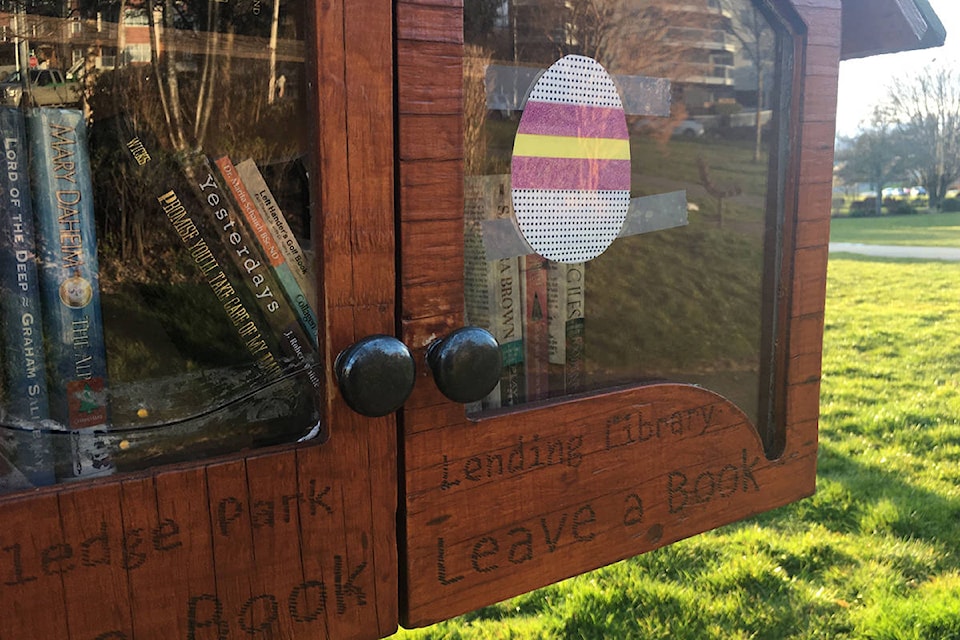 21162486_web1_200402-SNE-EggHunt-1_1