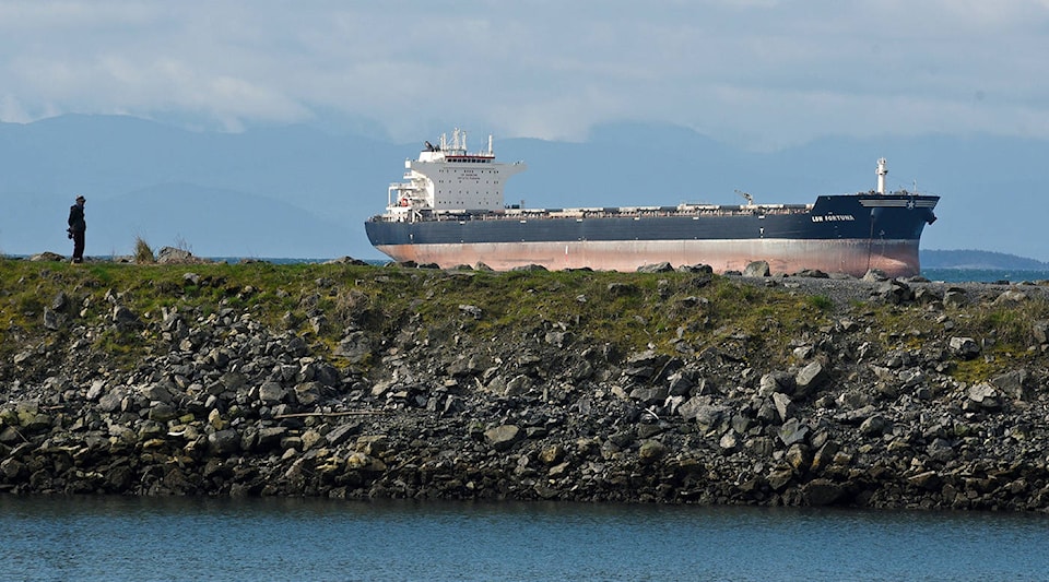 21921582_web1_VN-Macaulay-Point-Breakwater-SA-P-Apr0517