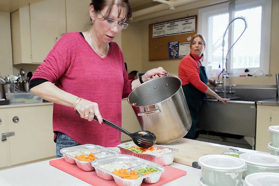 22093787_web1_200318-SNM-Meals-On-Wheels-VOLUNTEERS_1