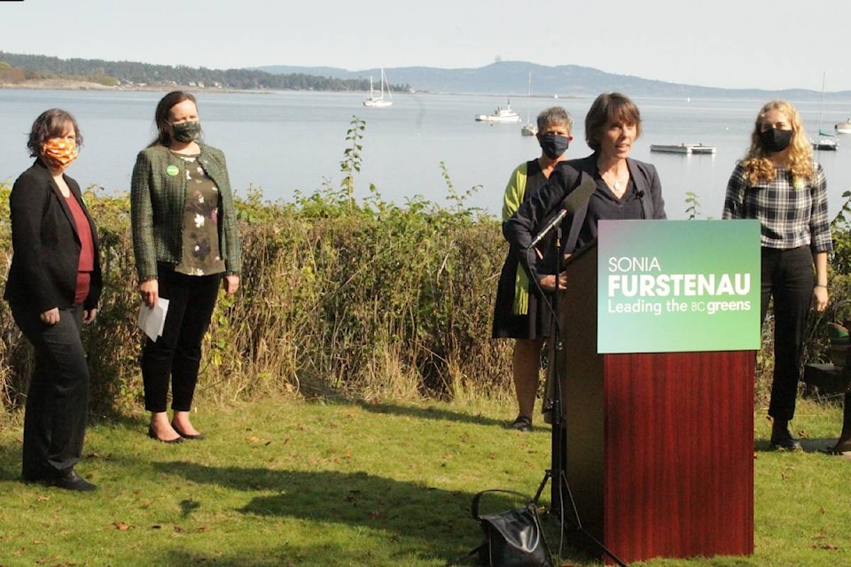 B.C. Green party leader Sonia Furstenau introduced four candidates for the Oct. 24 election on Sept. 30 in Oak Bay: from left, Jenn Neilson for Victoria-Beacon Hill, Annemieke Holthuis for Victoria-Swan lake, Kate O’Connor for Saanich South, and Nicole Duncan for Oak Bay-Gordon Head. (Travis Paterson/News Staff)