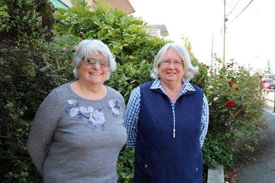 22866240_web1_201008-SNM-LoanCupboard-group_2