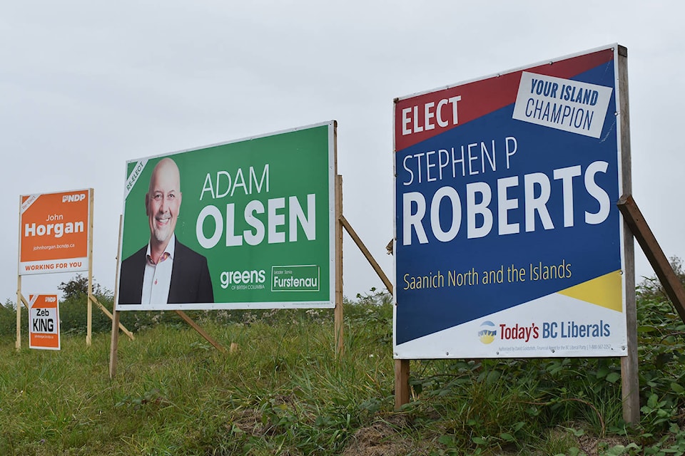 22934073_web1_201004-PNR-NOMINATIONS-CLOSED-CHAMBER-DEBATE-SIGNS_1