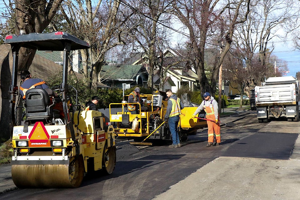 23180458_web1_201030-Blanshard-Closed-Weekend-paving_1