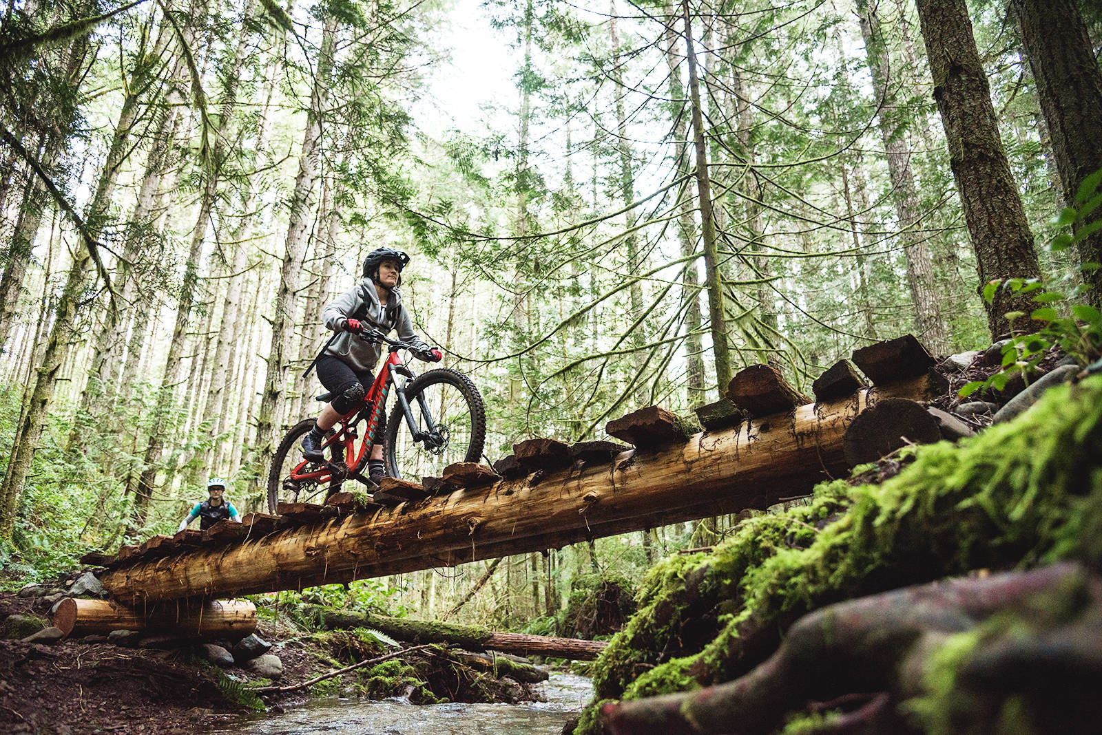 23267709_web1_copy_200914-Impress-NBU-TourismNanaimo-mountainbiking_1