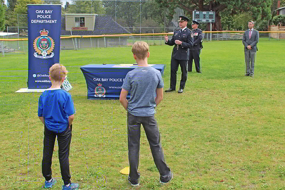 23286899_web1_201110-OBN-OakBayPolice-ShrinkTwoSPOTS_1