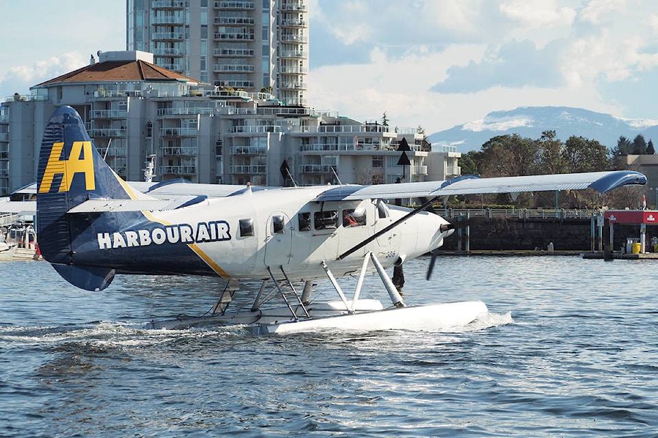 23599740_web1_201210-NBU-Harbour-Air-joins-Climate-Pledge_1