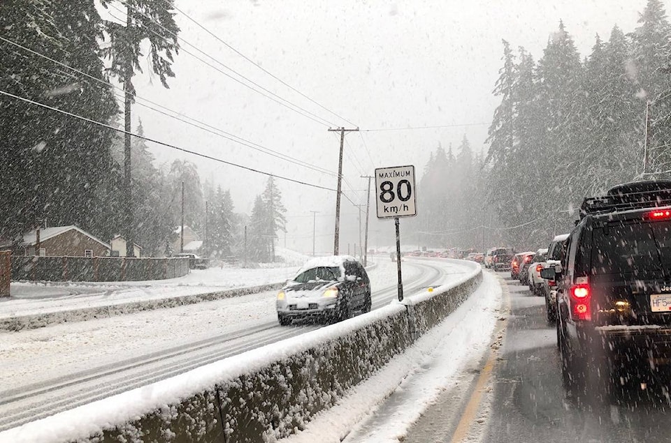 23710341_web1_201221-GNG-Malahat-TruckTraffic-traffic_2